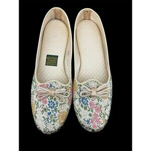 Daniel Green Comfort Slippers Womens Size 8 M Ivory Floral Fabric Embroideried